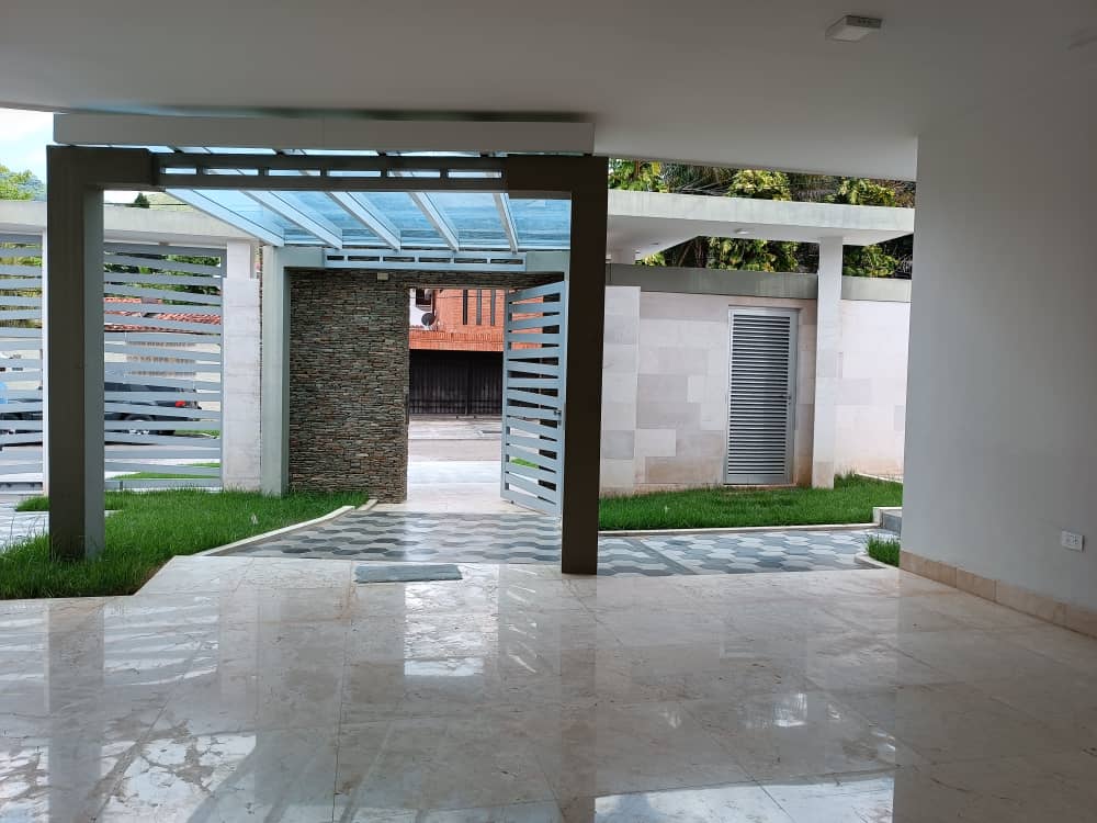 LUXURY HOUSE IN GUAPARO CARABOBO